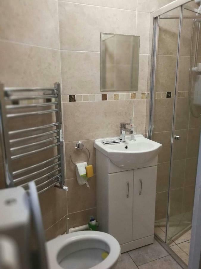 Rest Room Near To Heathrow Airport Ashford  Ngoại thất bức ảnh